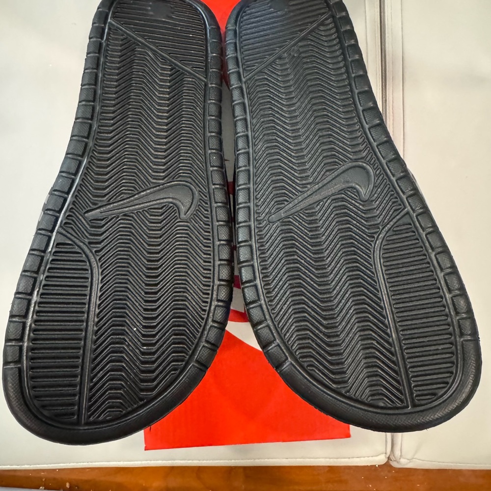Nike Women’s Benassi JDI Black Slide Sandals NWT - Picture 2 of 3